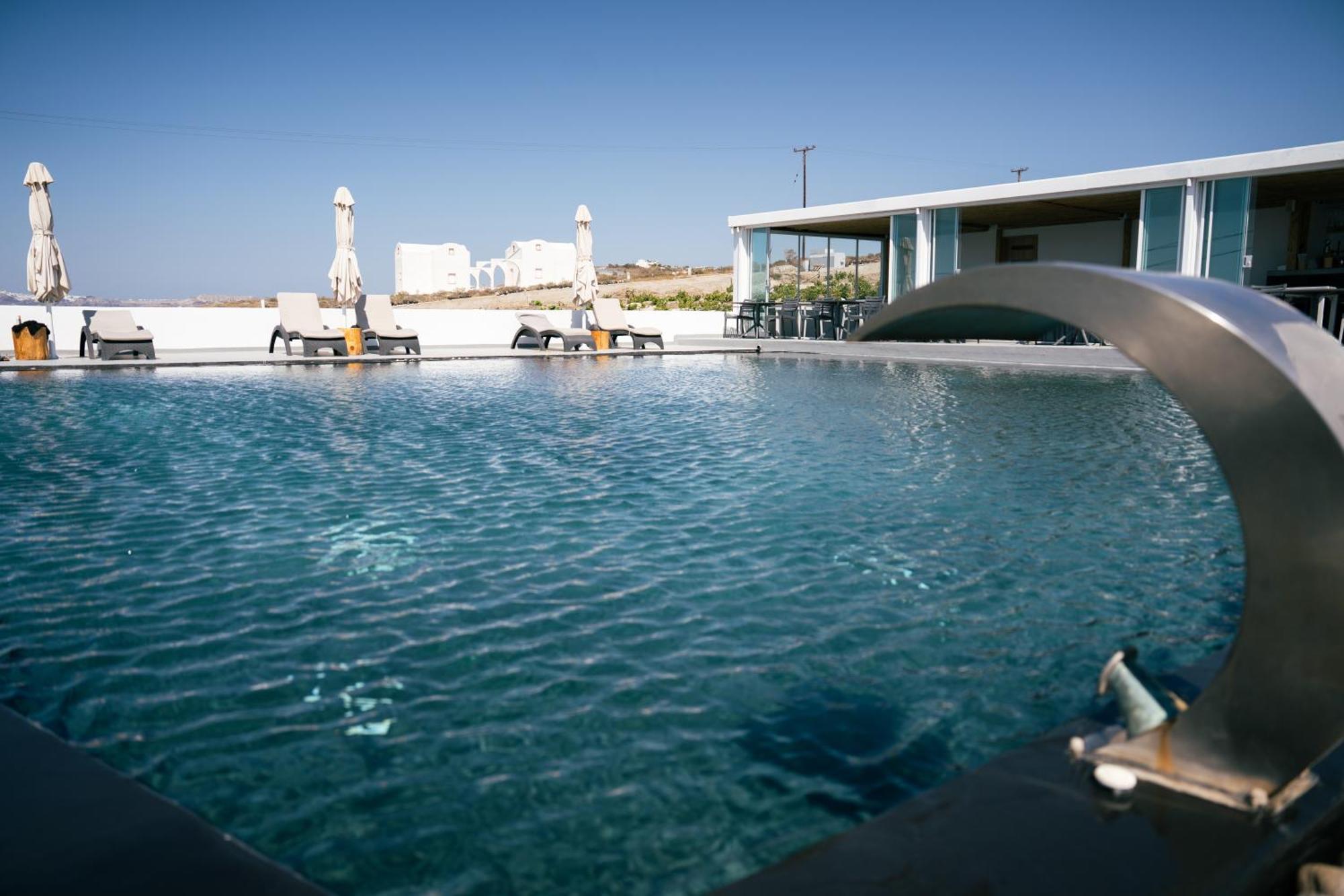 Serenita Luxury Suites Akrotírion المظهر الخارجي الصورة